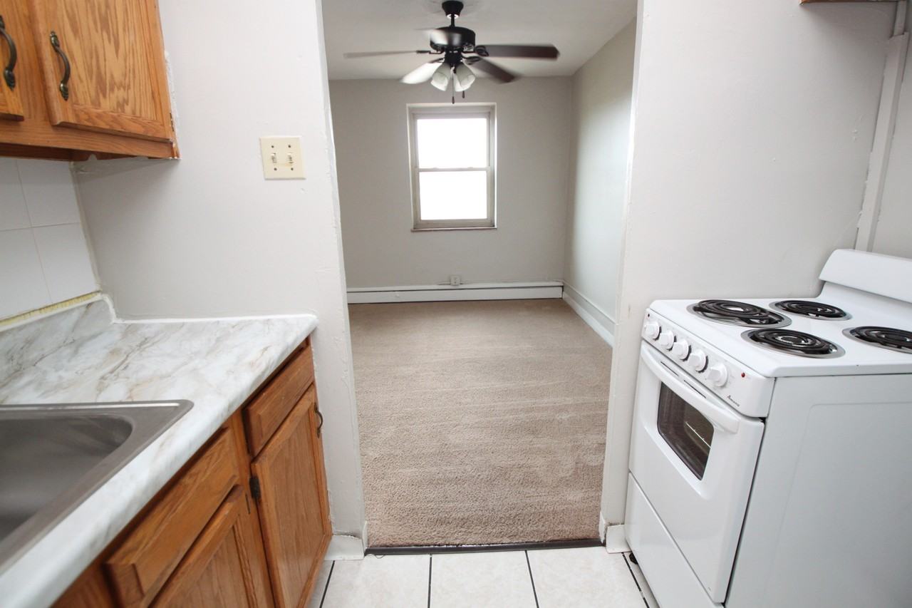 222 MELWOOD AVENUEAPT 606 #606 - Photo 5 of 11