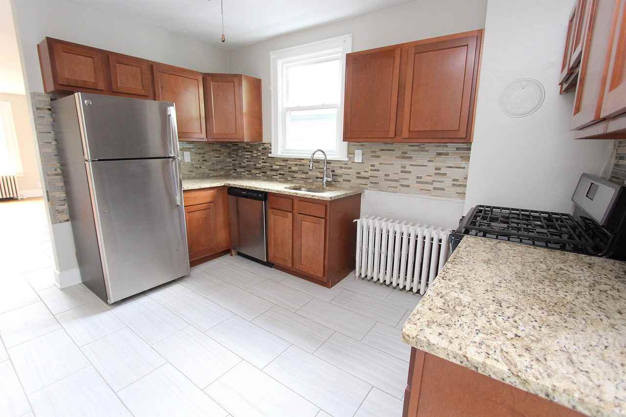 3556 BEECHWOOD BOULEVARDAPT 2 #3556-2 - Photo 2 of 7