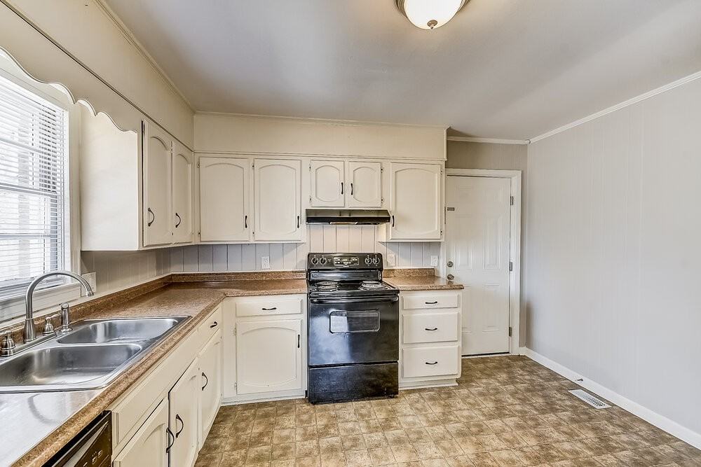 1521 27th Ave N - Photo 7 of 18