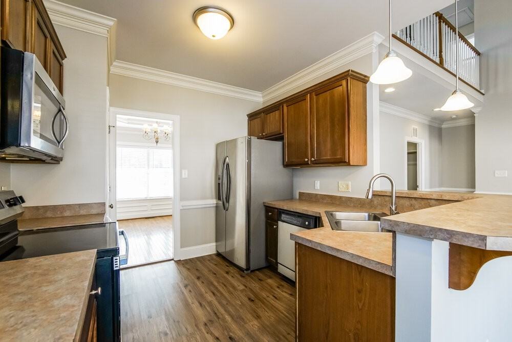 3011 Watsonia Dr - Photo 7 of 17