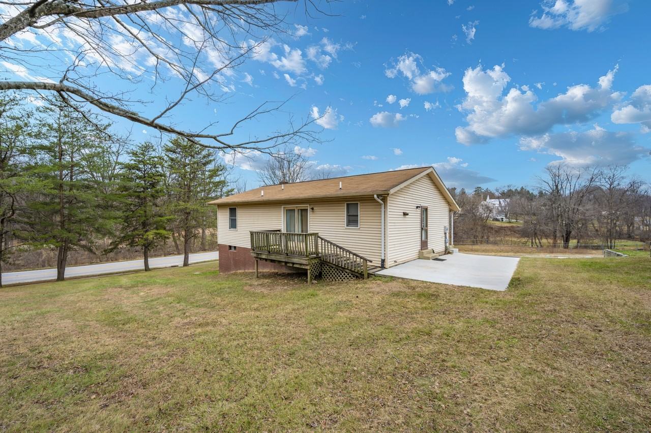 1405 Conestoga Ct #1 - Photo 3 of 20