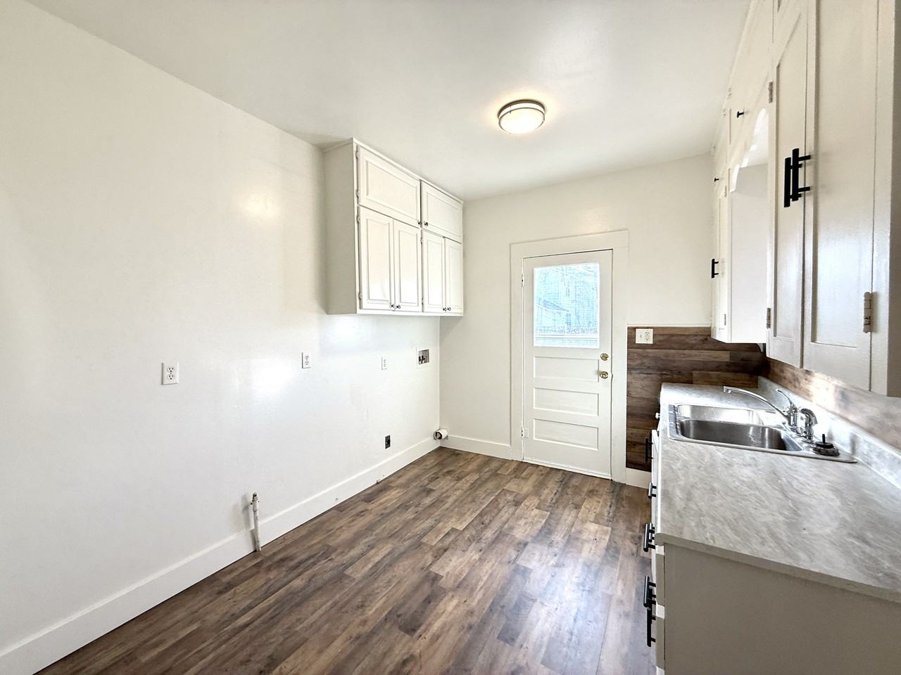 518 3rd Ave Nw #1 - Photo 3 of 20