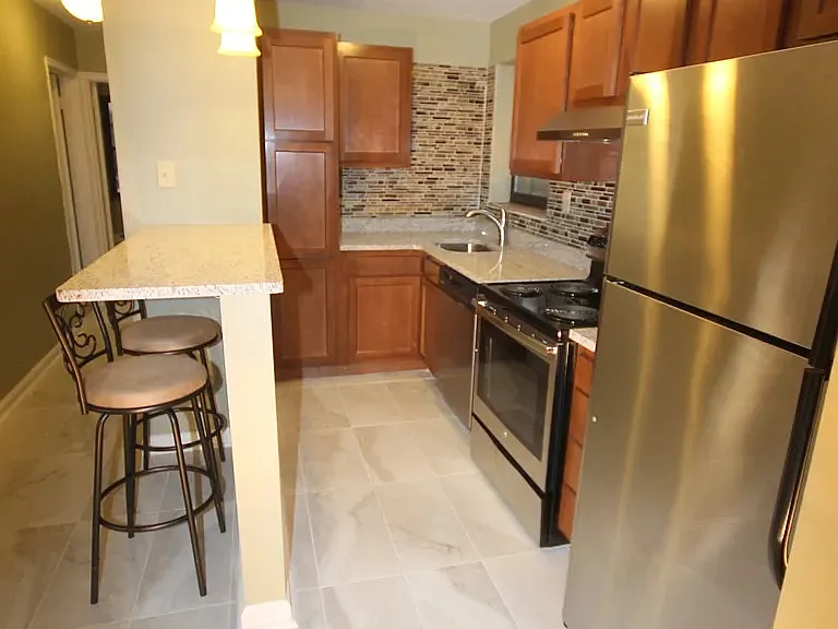 5925 FIFTH AVENUEAPT B-2 #B02 - Photo 4 of 8