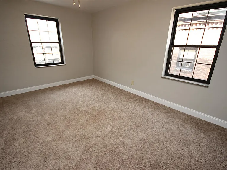 5925 FIFTH AVENUEAPT B-2 #B02 - Photo 5 of 8