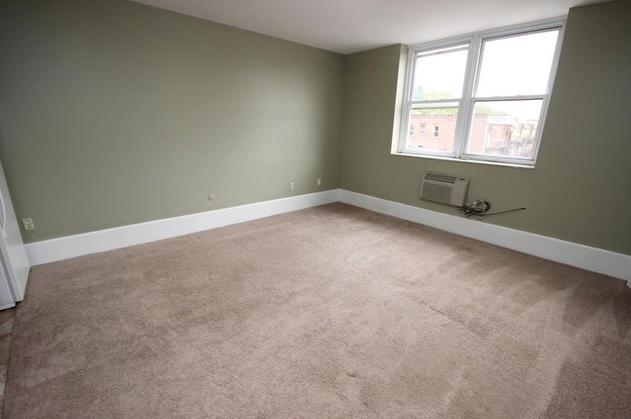 4651 CENTRE AVEAPT 25 #25 - Photo 2 of 4