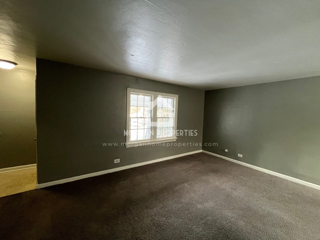 1531 W 10th St - Photo 2 of 6