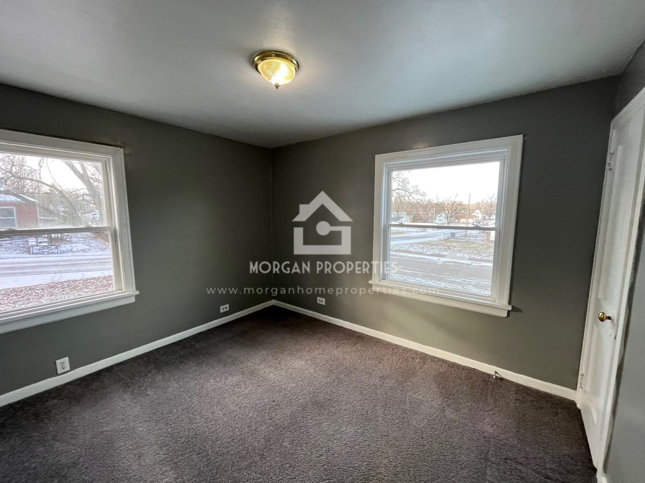 1531 W 10th St - Photo 5 of 6