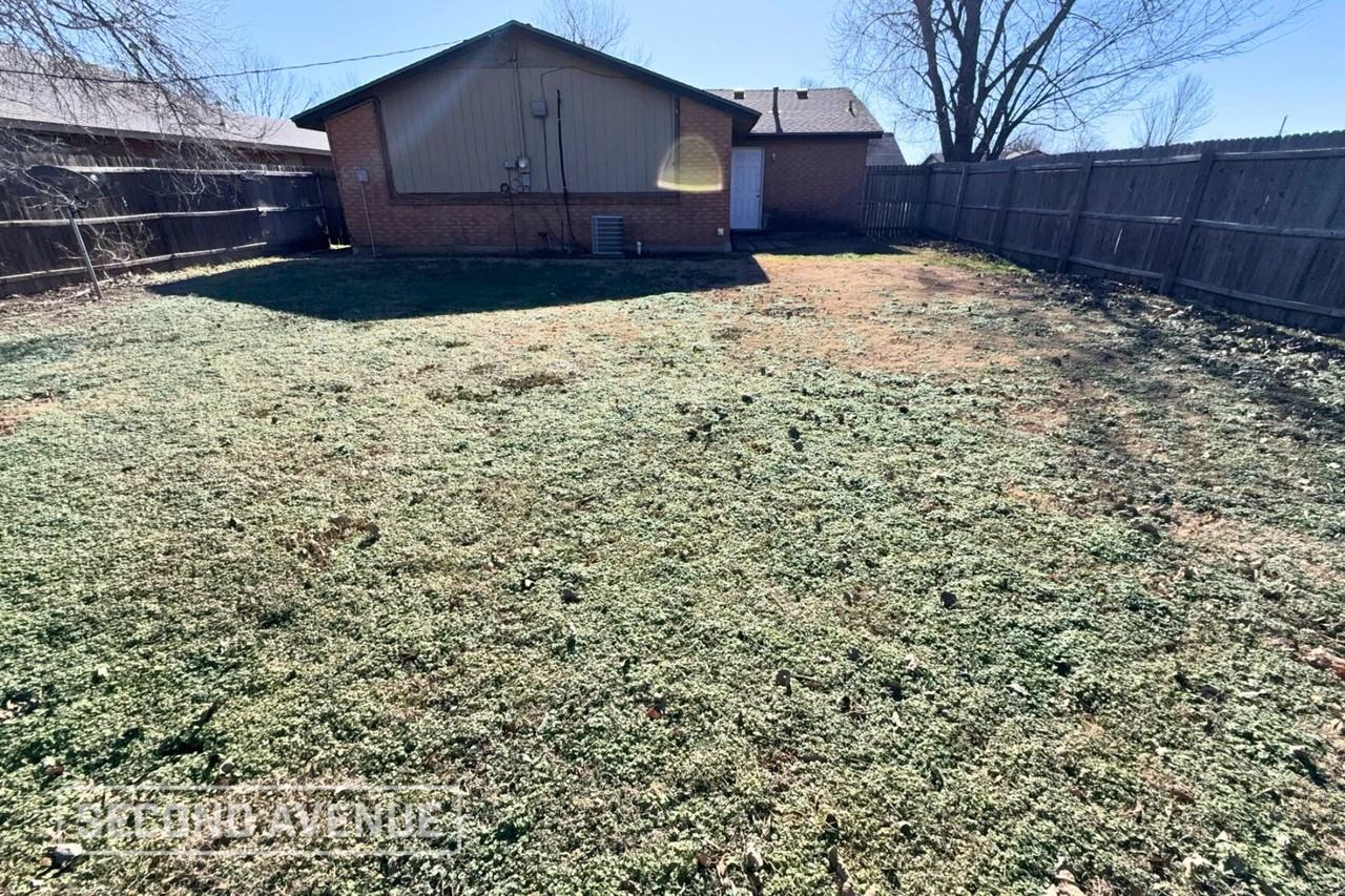 313 Nw 121st St - Photo 6 of 9