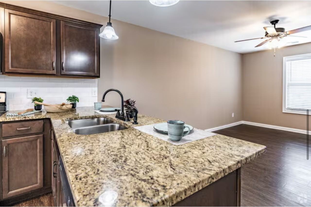 Rollow Ln #2509C - Photo 2 of 8