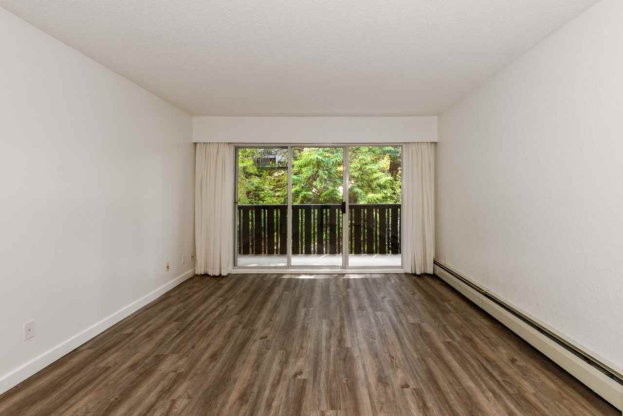 Sir John Franklin Apartments - Photo 5 of 8