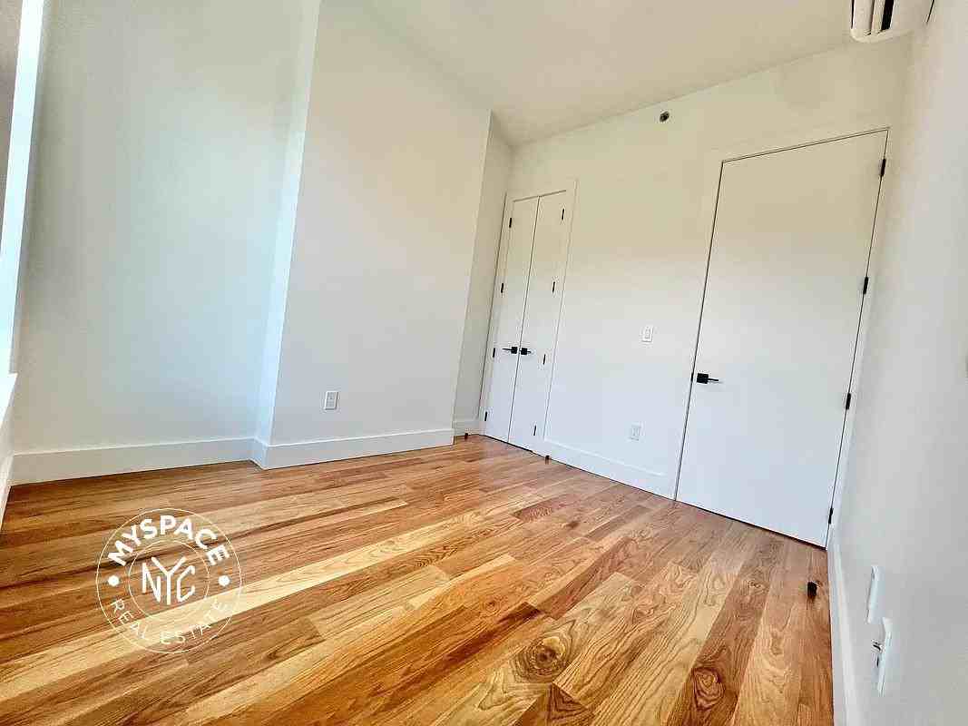 1823 Woodbine St #2B - Photo 2 of 6