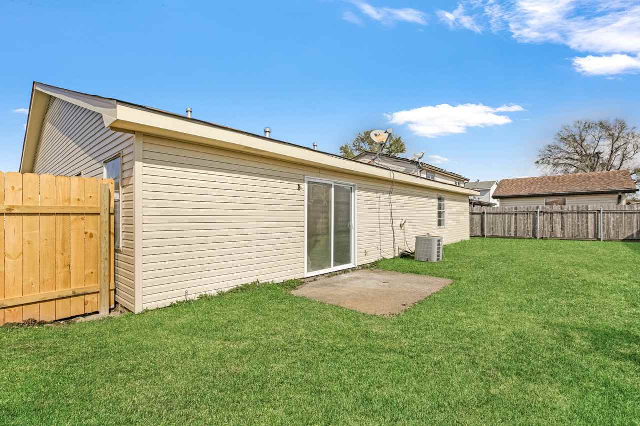 4025 Glenmere Dr #1 - Photo 6 of 20