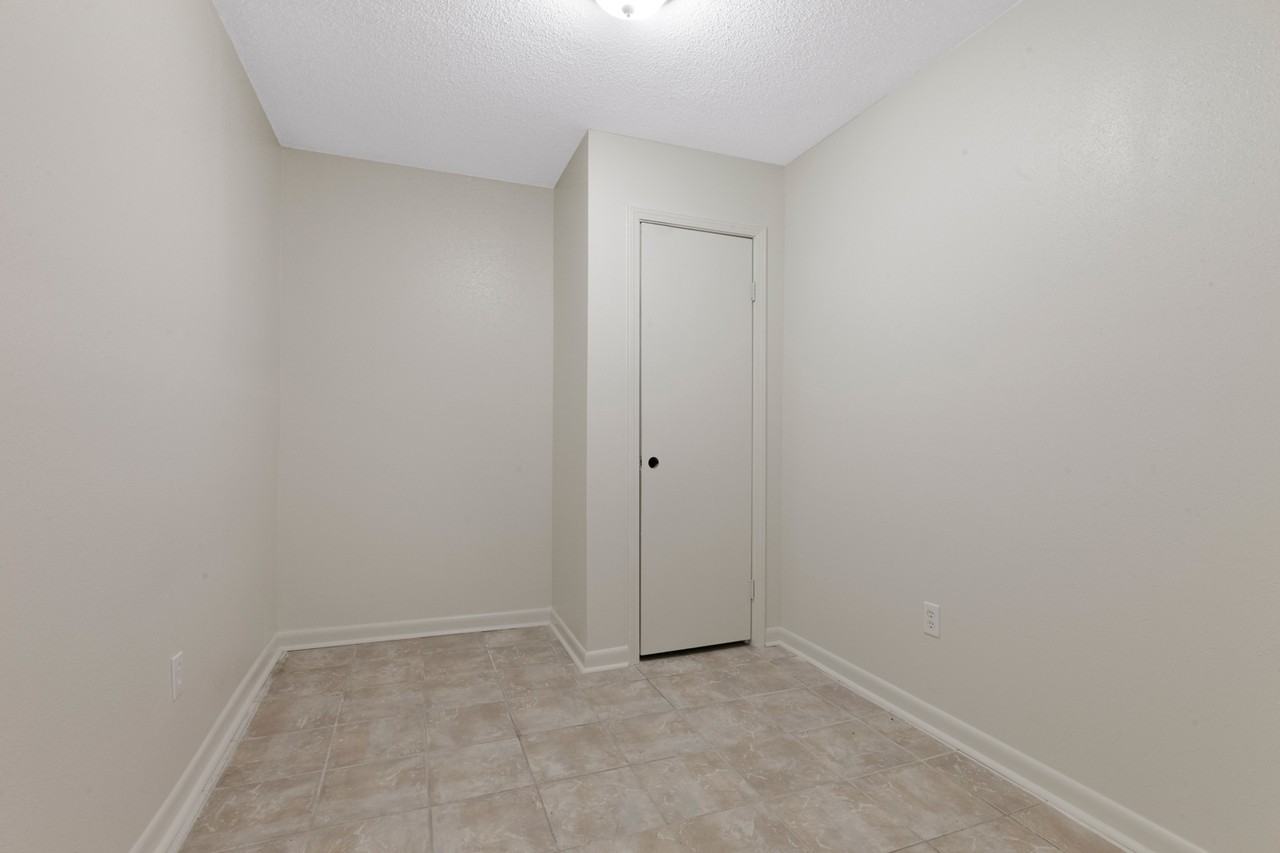 4025 Glenmere Dr #1 - Photo 7 of 20