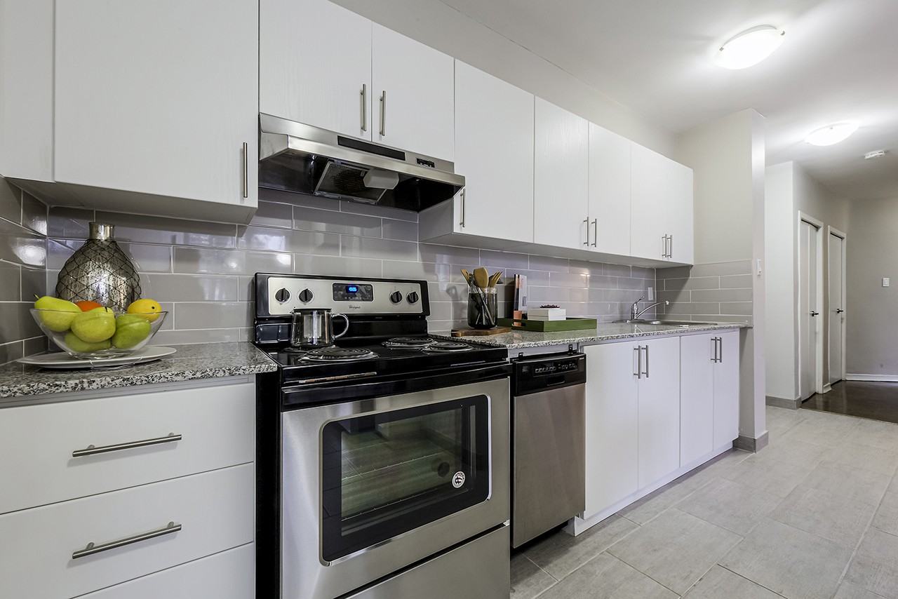 Valencia Towers - Photo 4 of 50