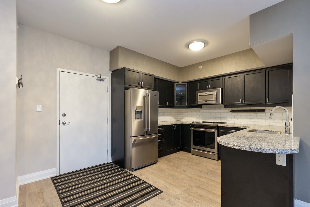 304 Essa Rd - Photo 7 of 50