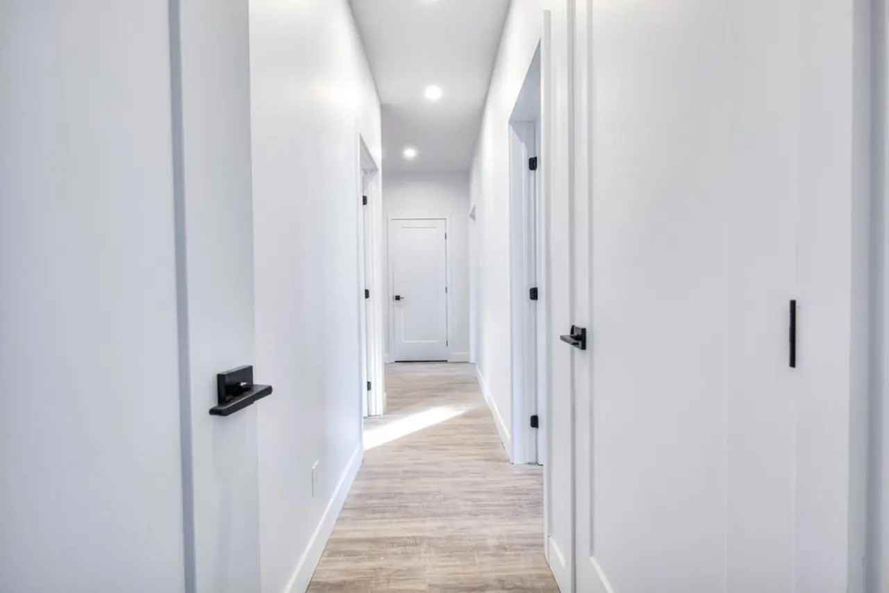 4530 Girouard - Photo 5 of 18