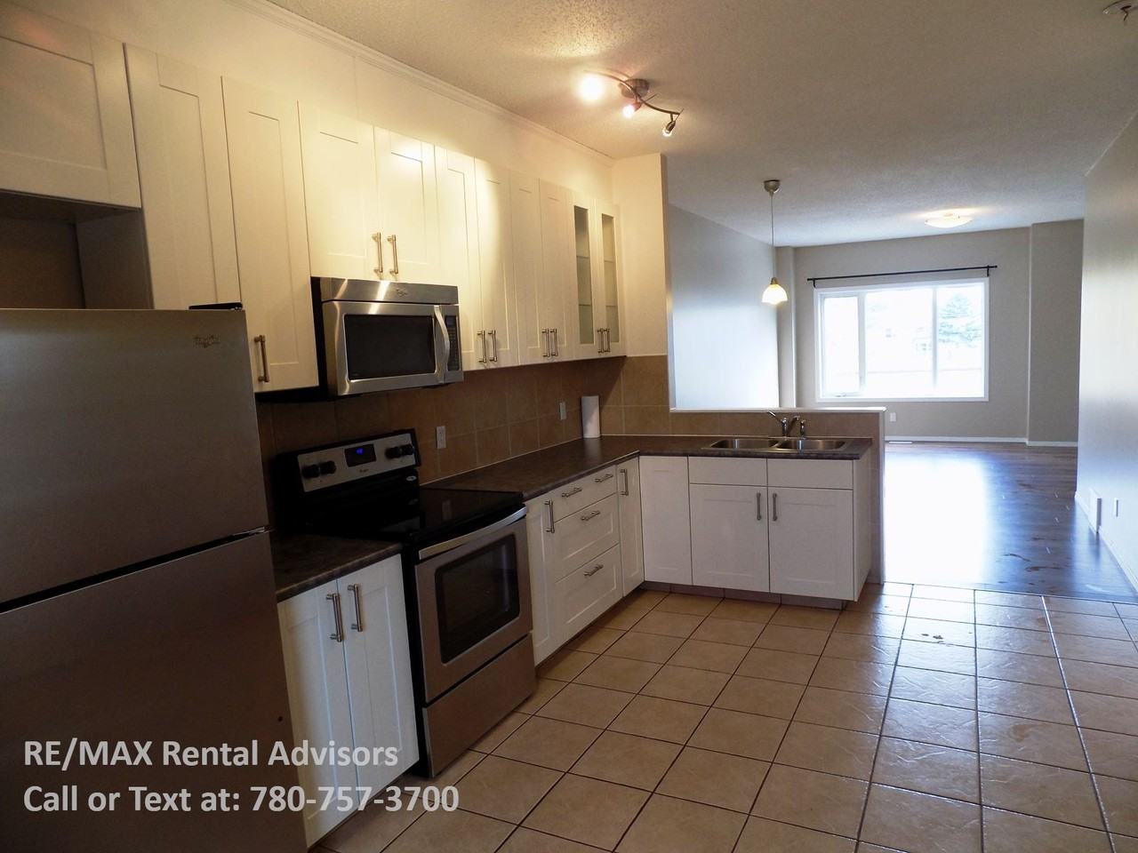 4624 47 Street - Photo 2 of 20