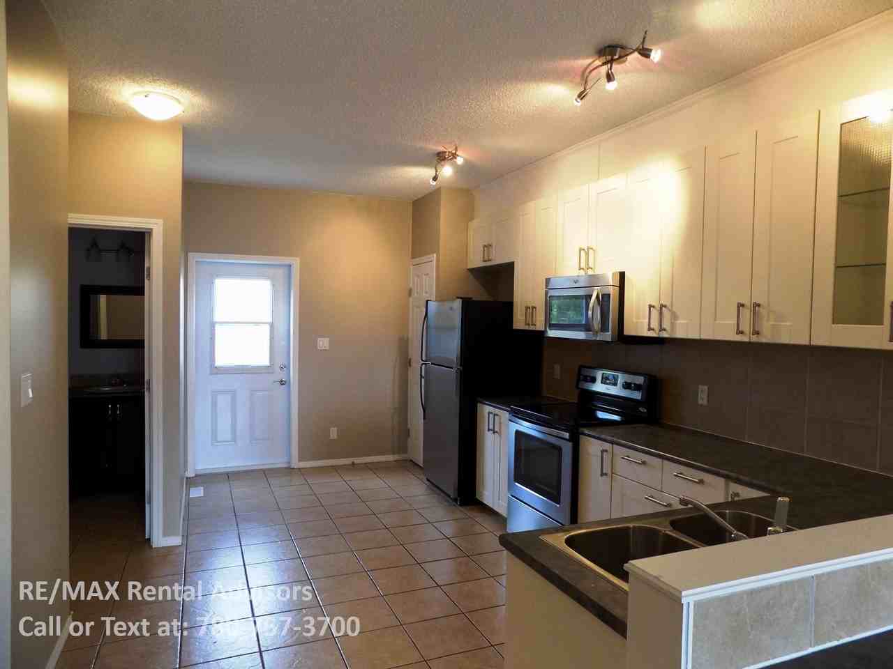 4624 47 Street - Photo 5 of 20