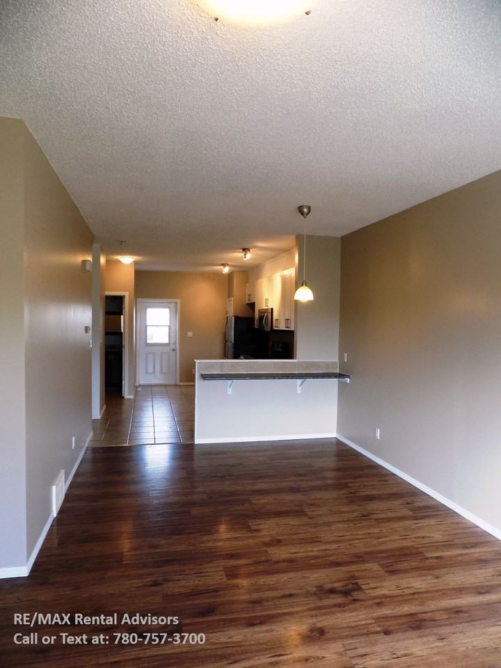 4624 47 Street - Photo 6 of 20