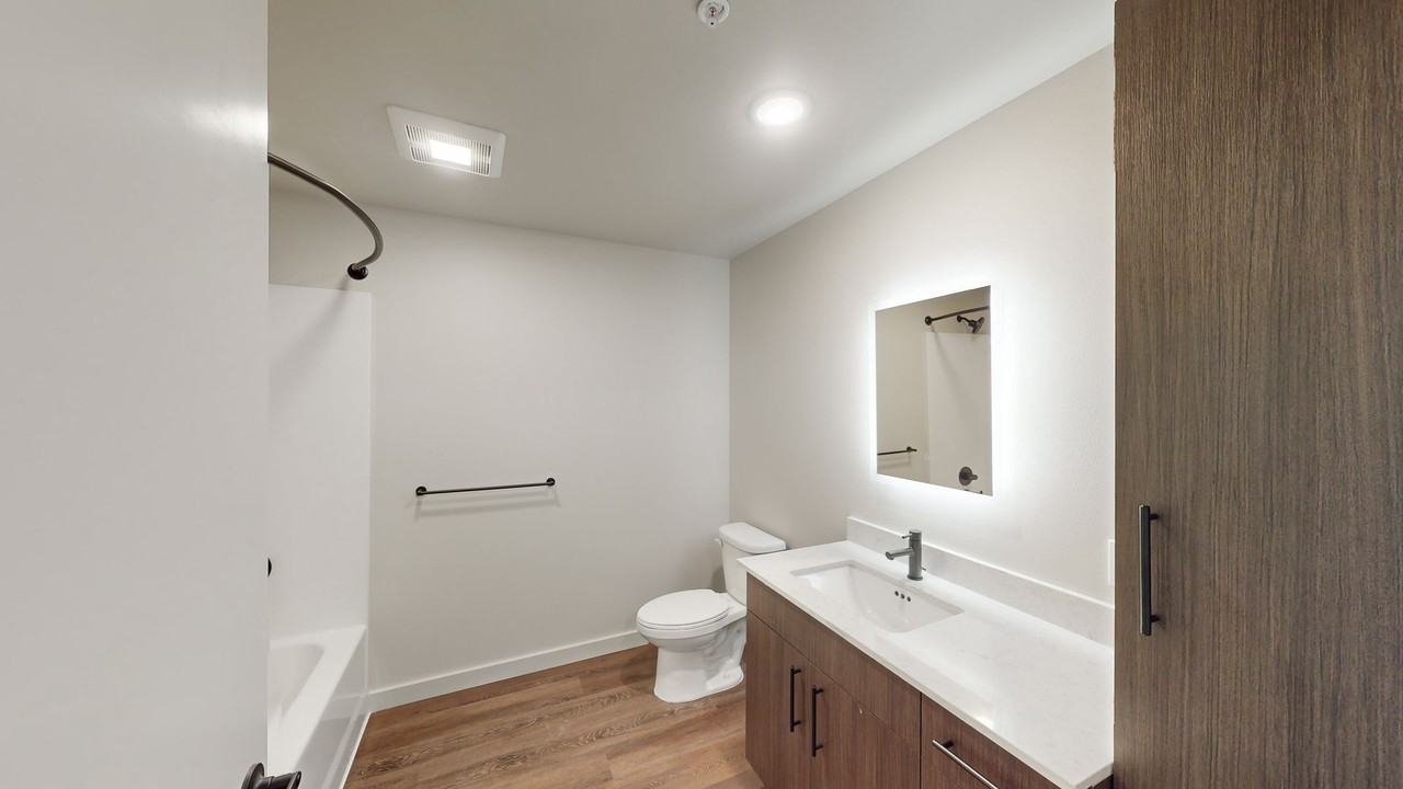 Capitol Hilltop Apartments - Photo 6 of 30