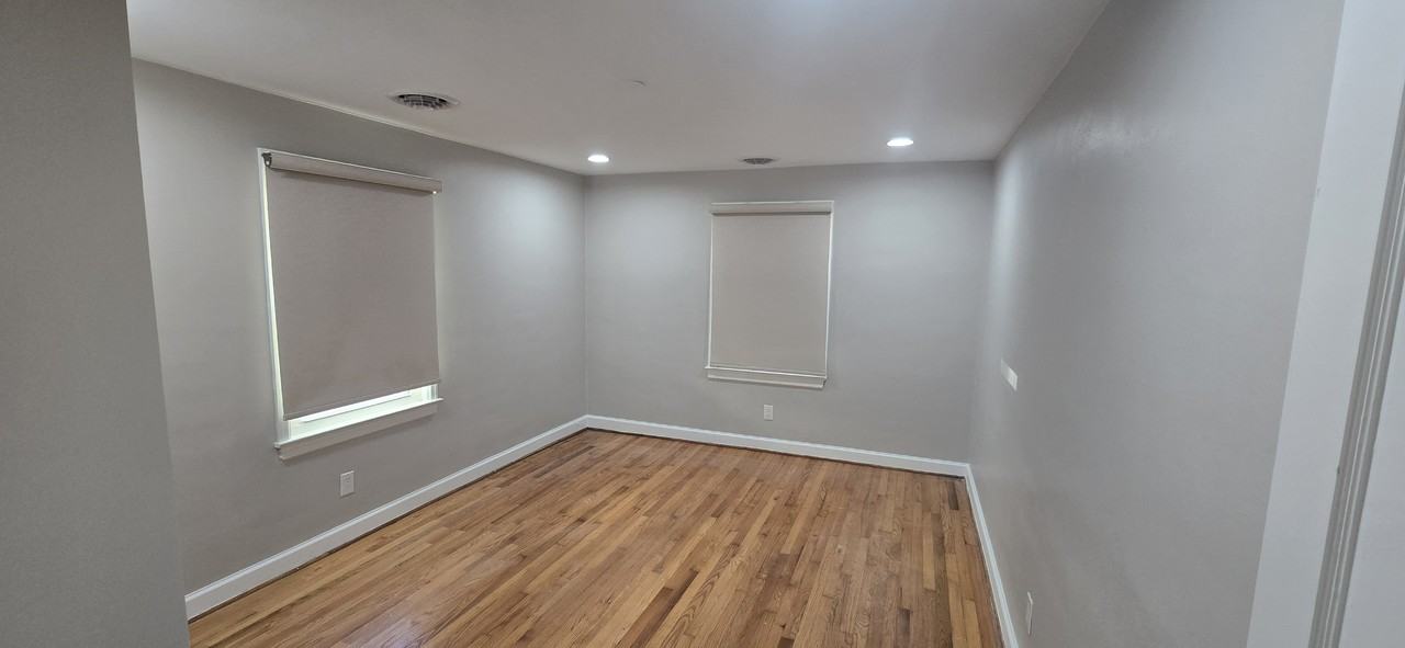 904 Front Ave #1 - Photo 7 of 11