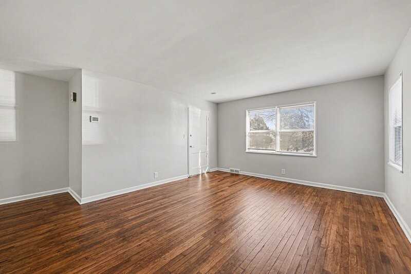 1612 S 32nd Ave #1612S32nd2 - Photo 5 of 17