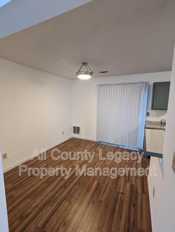 5623 Wells Cir - Photo 3 of 9