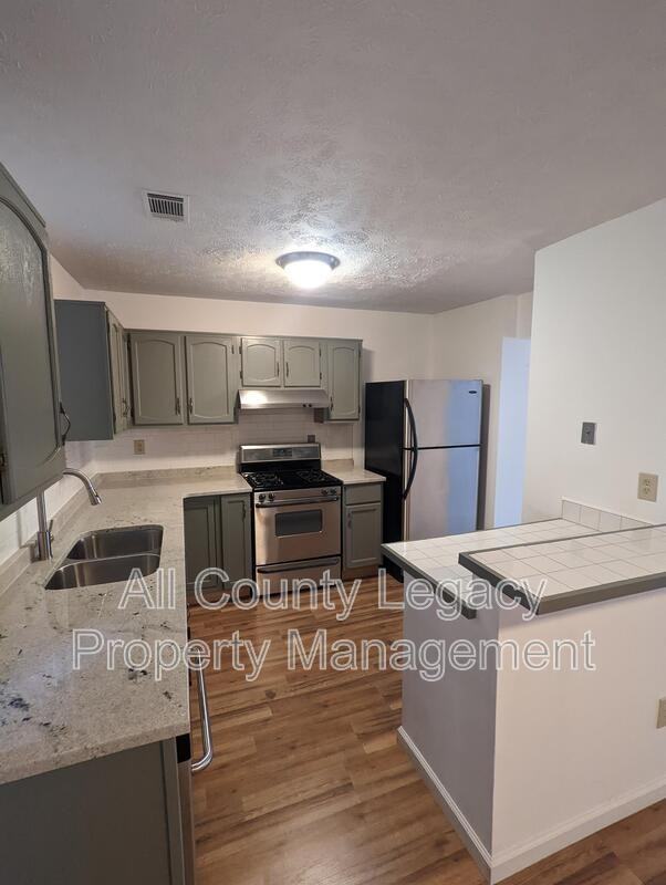 5623 Wells Cir - Photo 4 of 9