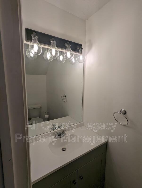 5623 Wells Cir - Photo 5 of 9