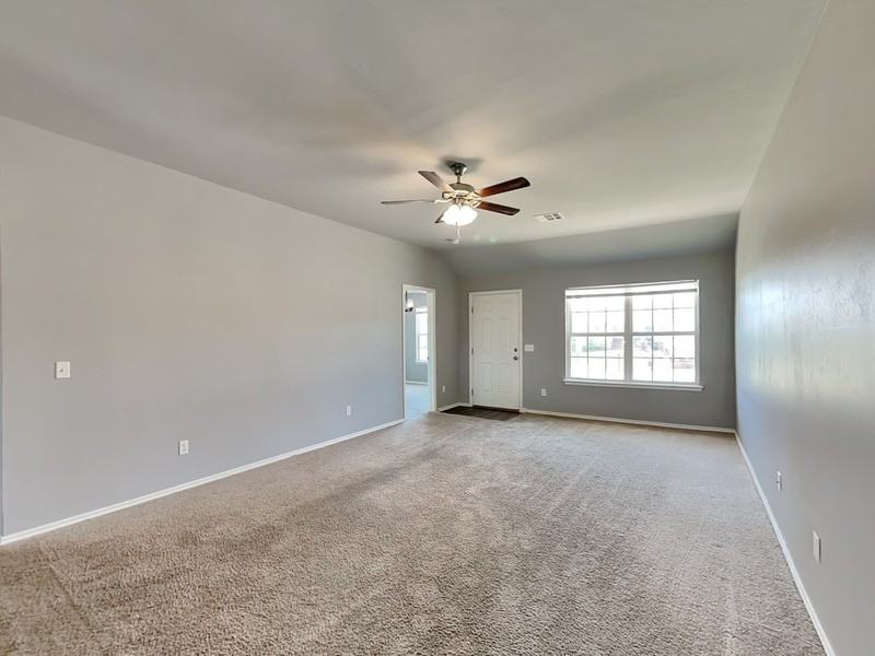 11709 Nw 134th St - Photo 4 of 17