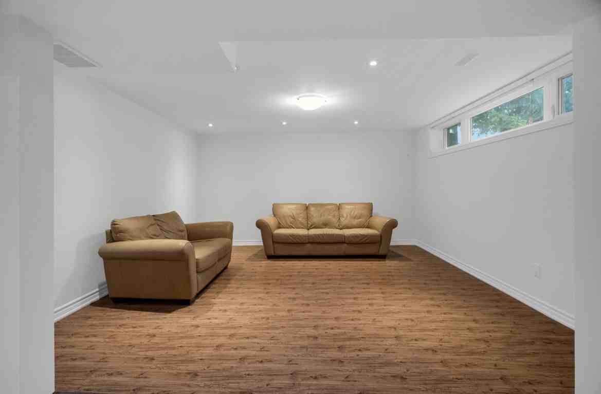 173 Kingsview Drive - Photo 7 of 14