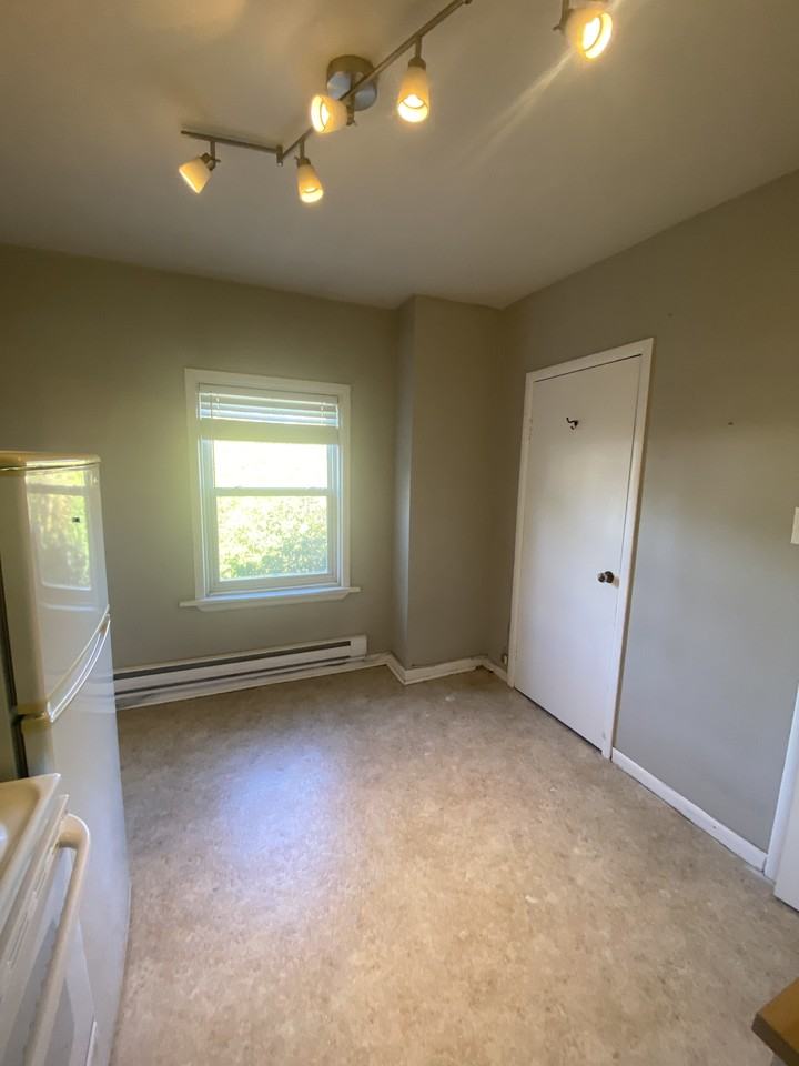 285 Notre Dame St - Photo 4 of 7