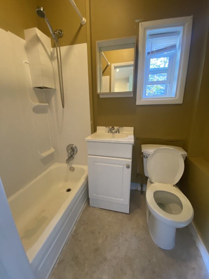 285 Notre Dame St - Photo 5 of 7