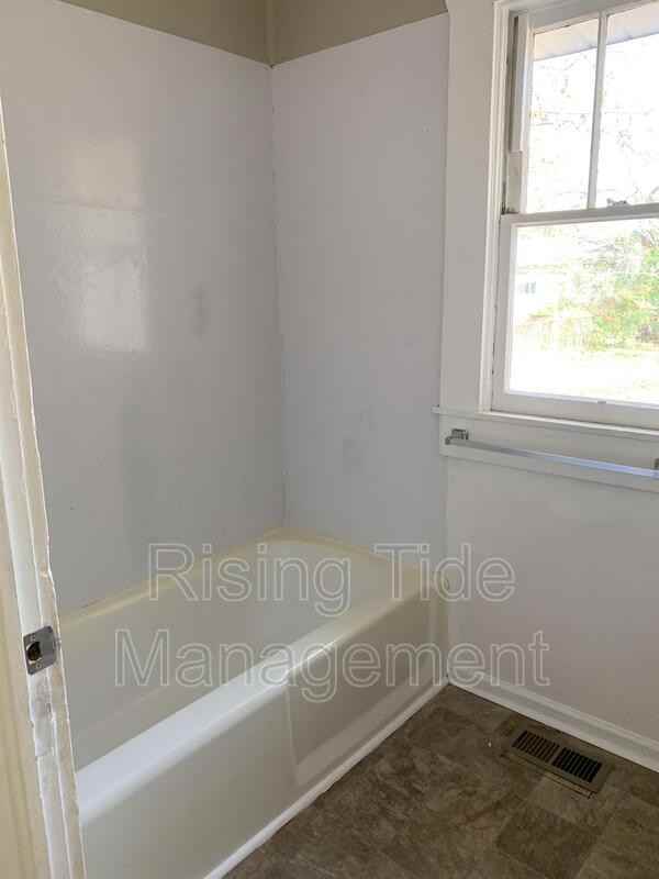 225 75th St N - Photo 2 of 19