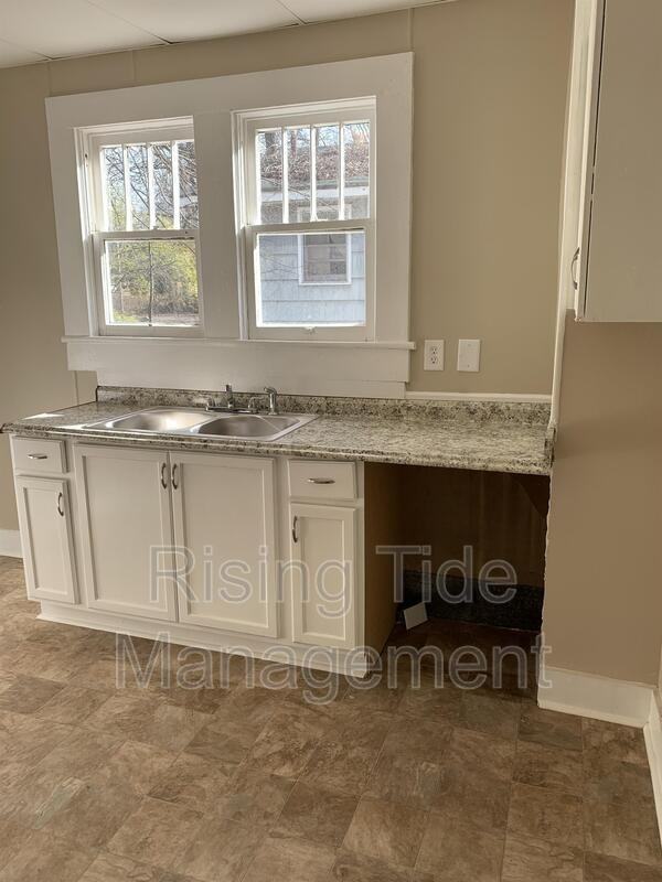 225 75th St N - Photo 4 of 19