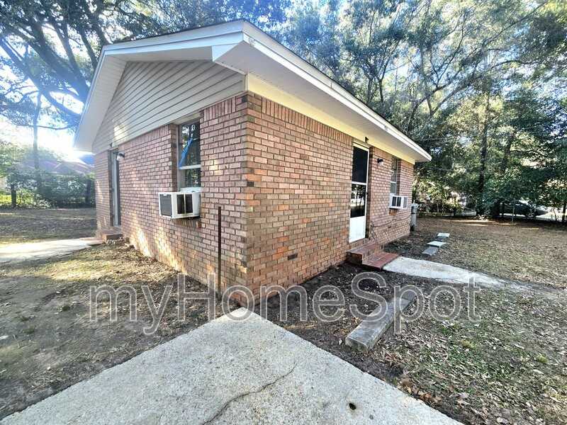 1731 Knight Dr - Photo 2 of 12