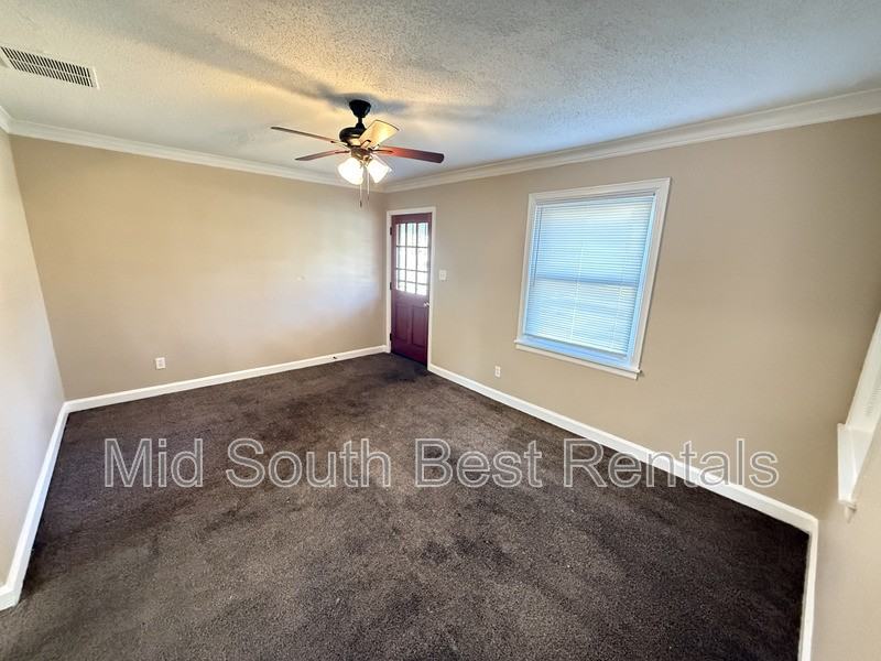3531 Farmville Ave - Photo 2 of 14