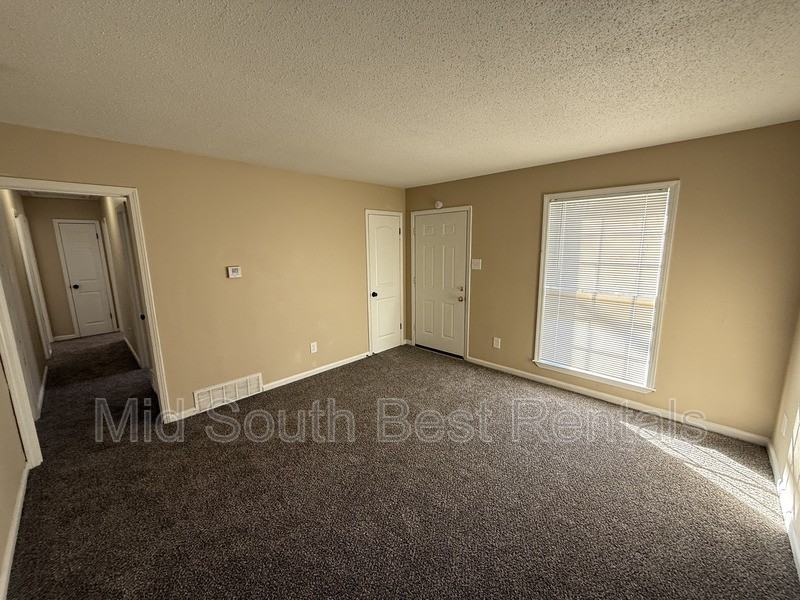 3582 Edgefield Dr - Photo 2 of 12