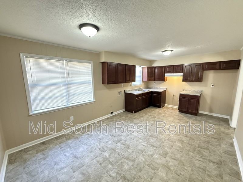 3582 Edgefield Dr - Photo 3 of 12