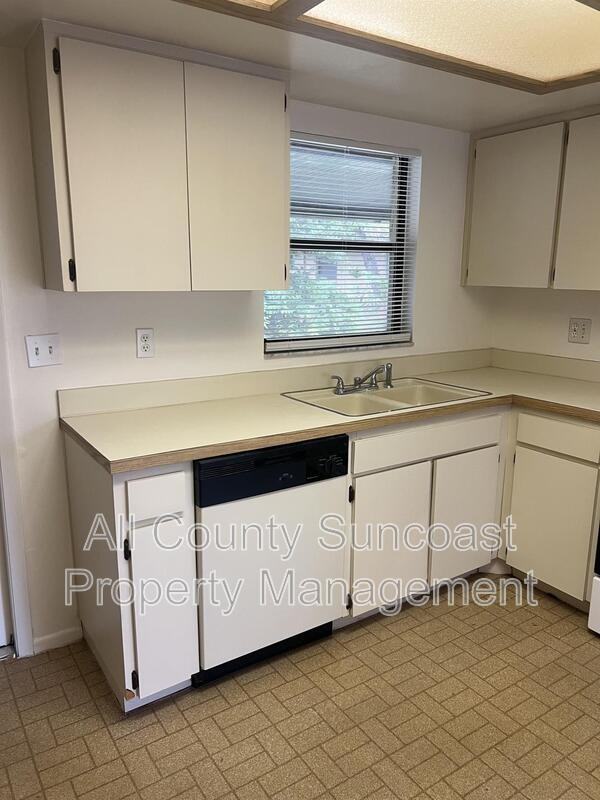 529 E Curlew Pl - Photo 4 of 11