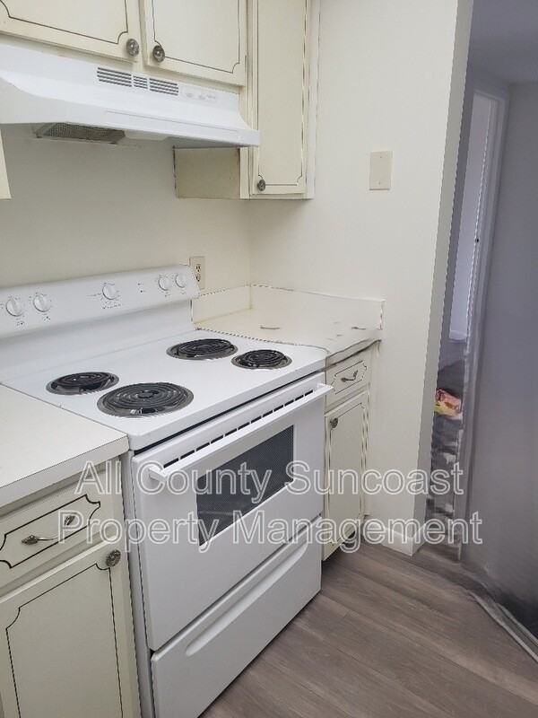 1830 Dr M.L.K. Jr St N #301 - Photo 3 of 7