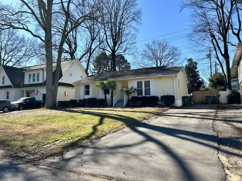 900 Stanfield Dr - Photo 3 of 32