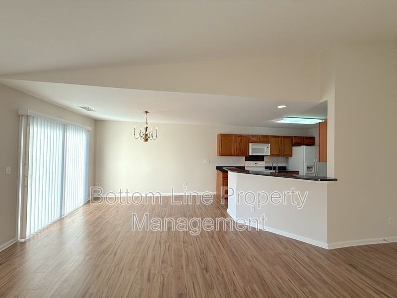 7004 Paddle Wheel Ln - Photo 5 of 31