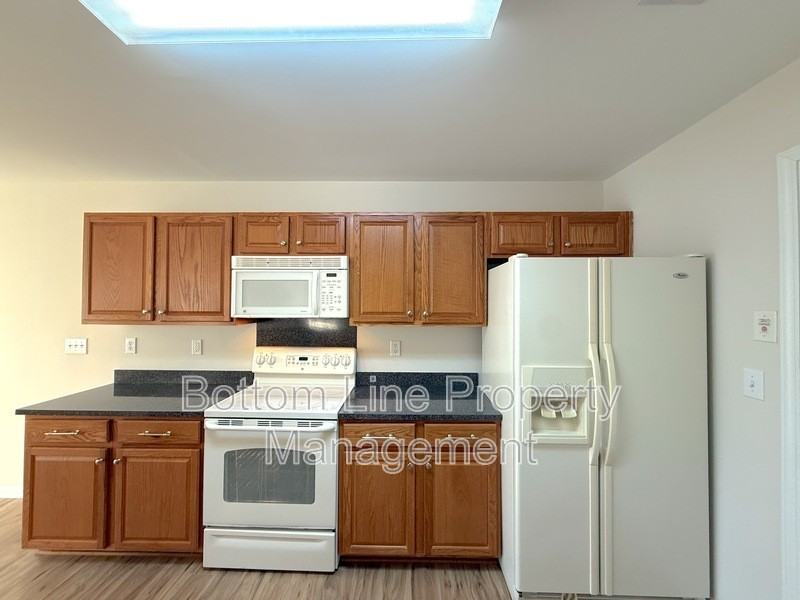 7004 Paddle Wheel Ln - Photo 7 of 31