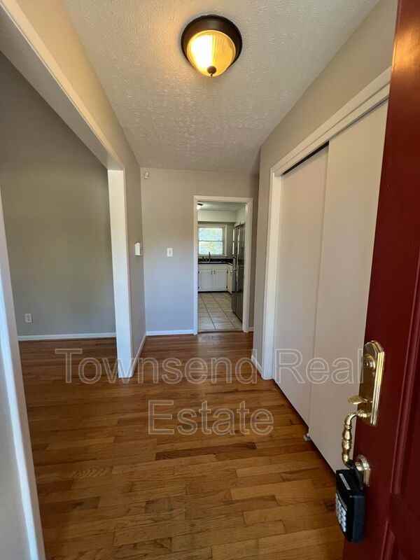 5313 Hampton Rd - Photo 2 of 18