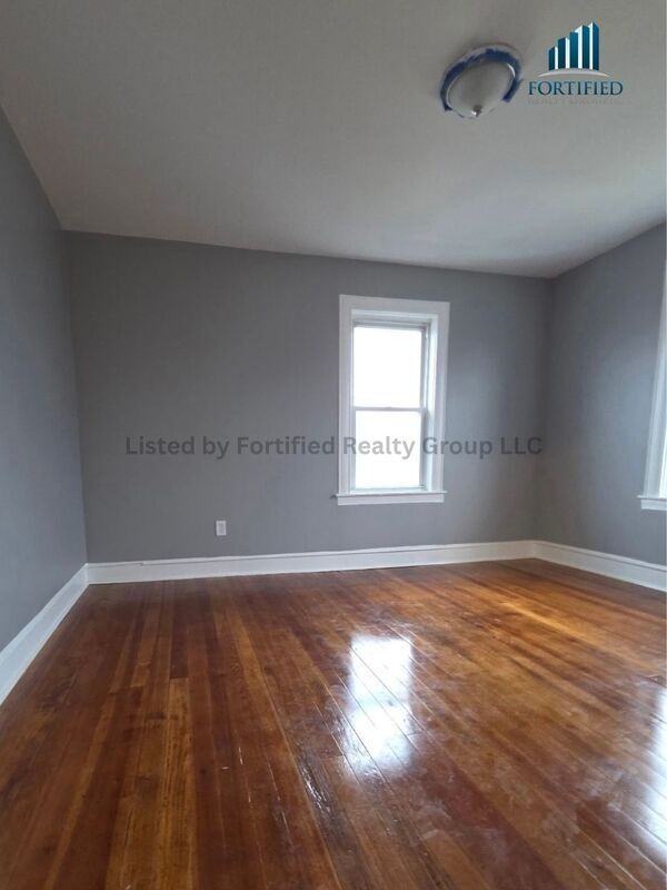 25 Saxon St #2 - Photo 7 of 12