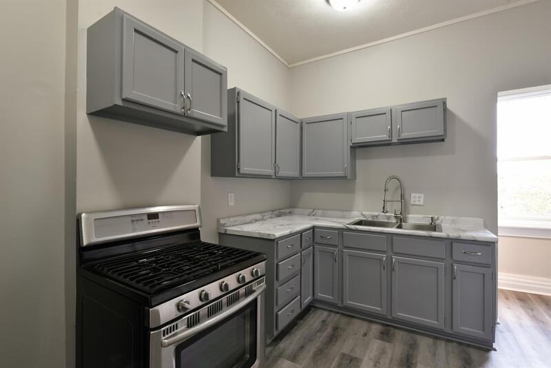 530 S 30th St #1 - Photo 4 of 15