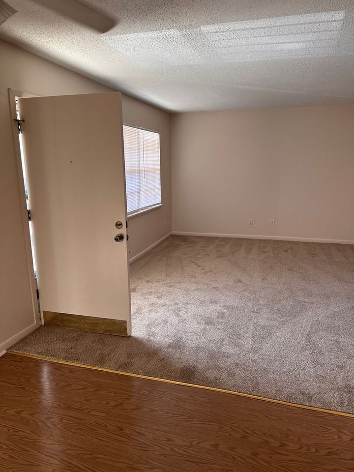 MER-Teresa Village Apartments - Photo 6 of 10