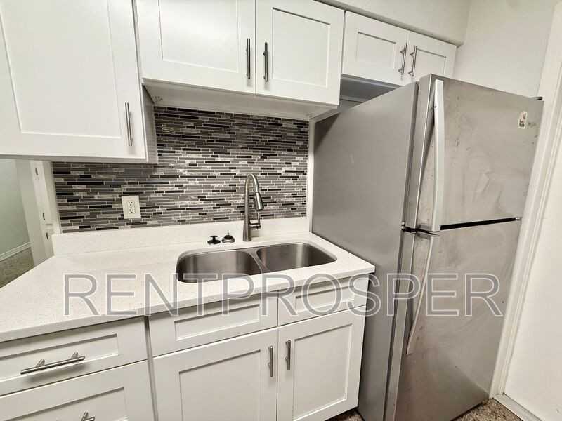 221 Concord Dr - Photo 5 of 14