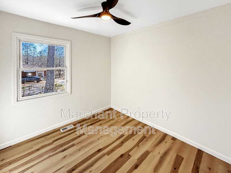 279 Pioneer Pl - Photo 6 of 11